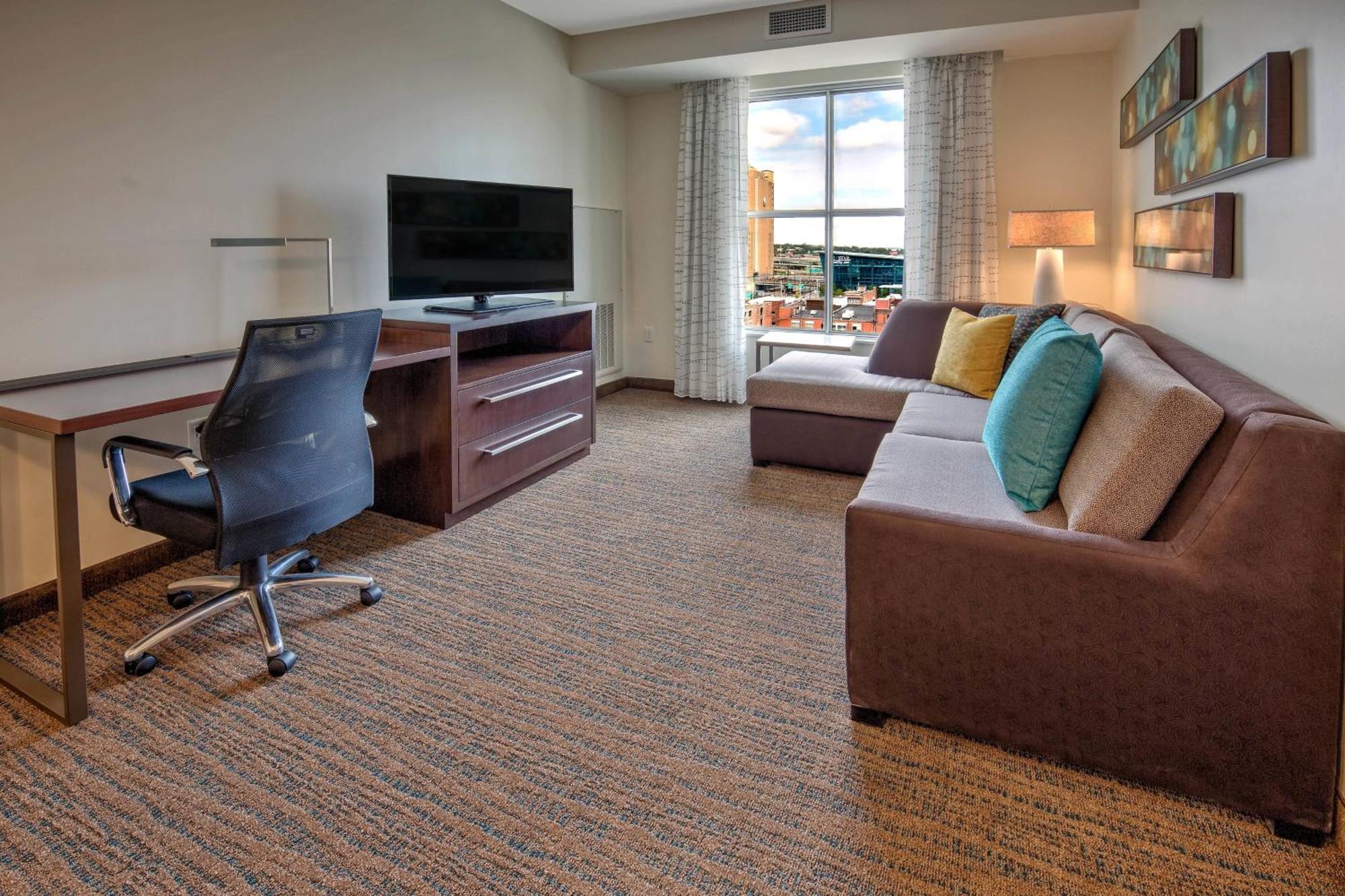 Hotel By Marriott Downtown/convention Center 3*
