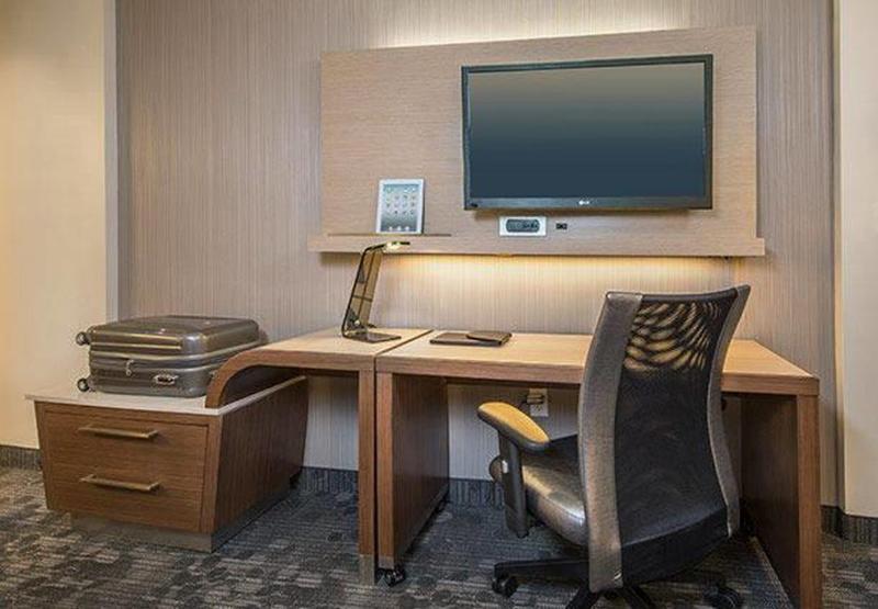 Hotel By Marriott Downtown/convention Center 3*