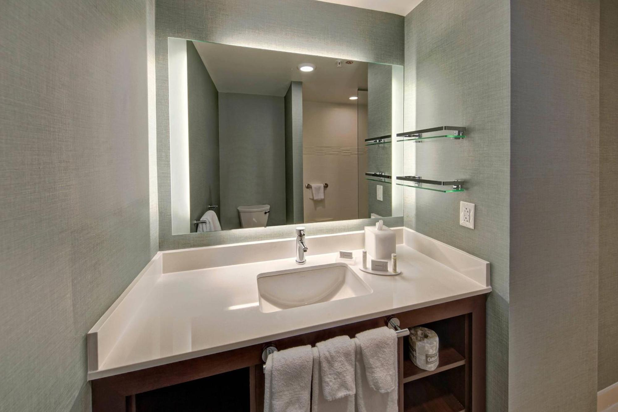 By Marriott Kansas Downtown/convention Center 3*